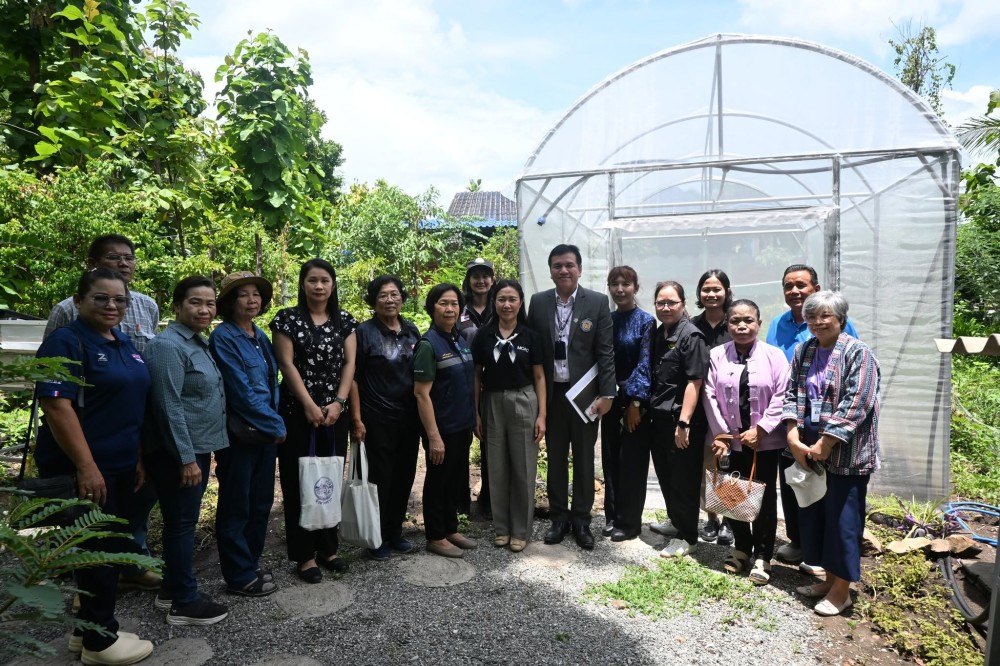 บูรณาการความร่วมมือการจัดทำหลักสูตรพัฒนาสมรรถนะเกษตรกรในการเพาะปลูกพืช ด้วยโรงเรือนแบบประณีตเพื่อสร้างคาร์บอนต่ำลด PM2.5 สู่การพัฒนาเกษตรกรรมที่ยั่งยืนตาม BCG Model